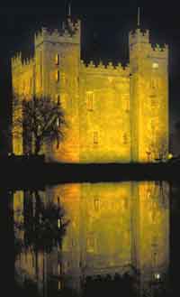 Bunratty Castle is a medieval fortress built in 1425 and restored in 1954.